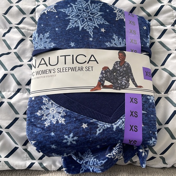 Nautica Women's 2 Piece Fleece Pajama Sleepwear Set XS - Picture 4 of 6